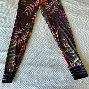 Jungle print leggings size small